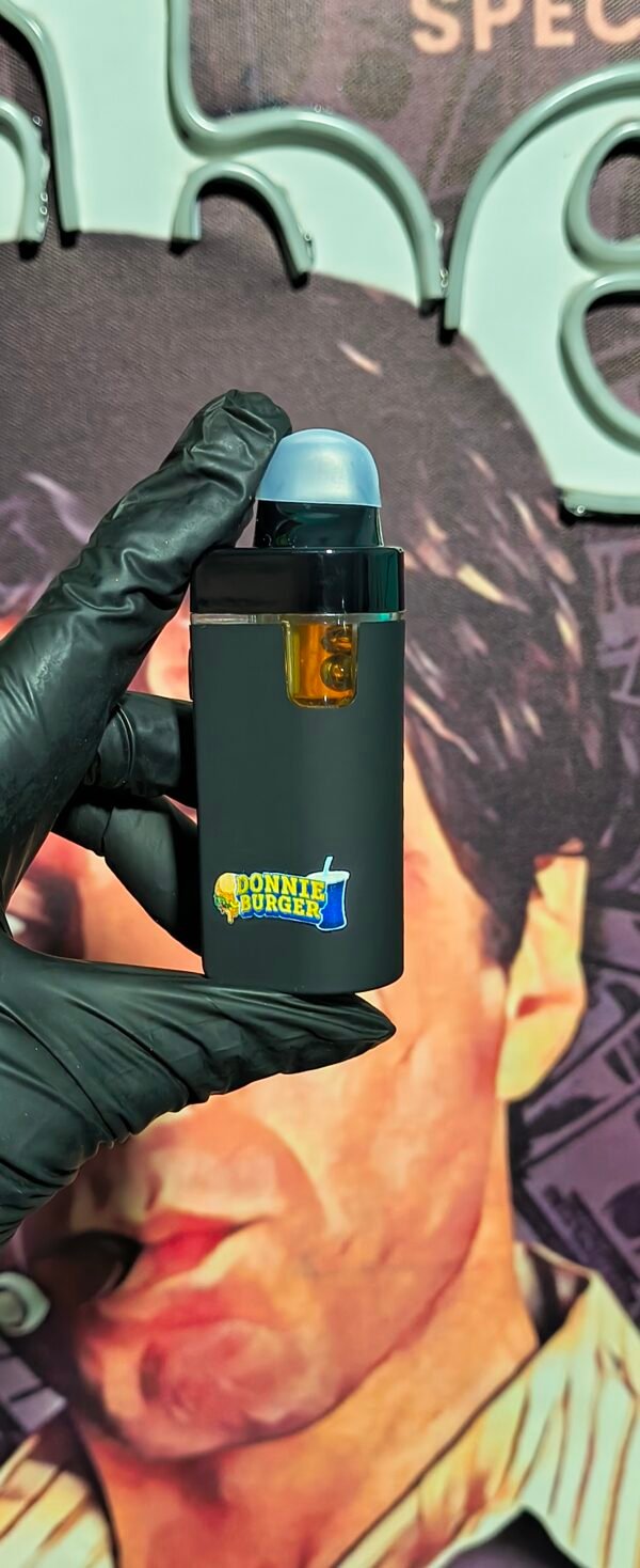 STRAWBERRY SHORTCAKE & DONNIE BURGER 5 MUHA MEDS DUAL DONNIE BURGER & STRAWBERRY SHORTCAKE (INDICA & HYBRID) 2gr